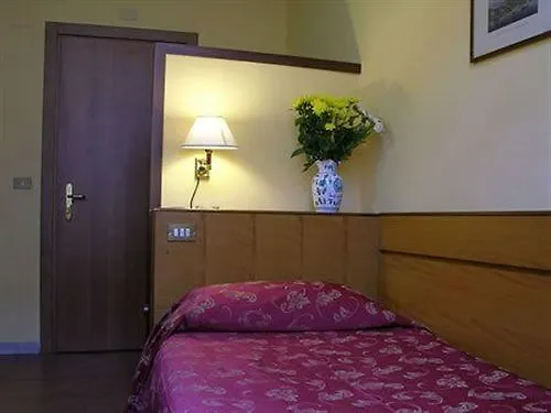 ヴェッキア ホテル 3*