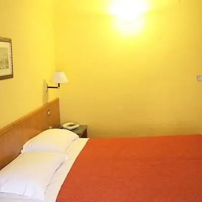 ヴェッキア ホテル 3*